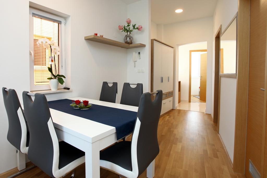 San Simon Sea View Apartment Ll Izola Kültér fotó